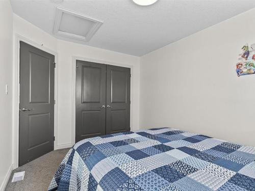 1122 33A Street, Edmonton, AB - Indoor Photo Showing Bedroom