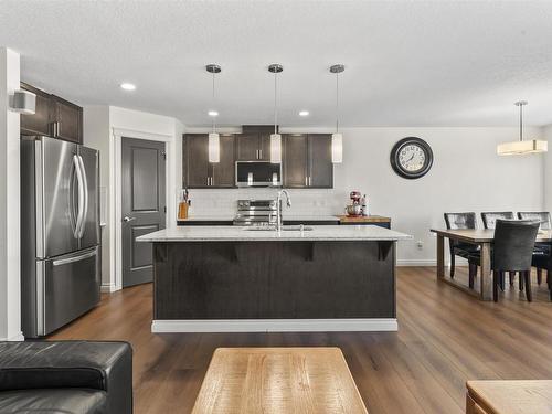 1122 33A Street, Edmonton, AB - Indoor Photo Showing Kitchen With Upgraded Kitchen