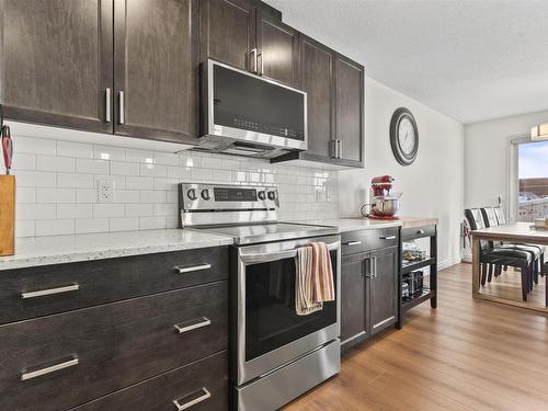 1122 33A Street, Edmonton, AB - Indoor Photo Showing Kitchen With Upgraded Kitchen