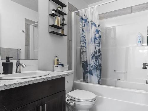 1122 33A Street, Edmonton, AB - Indoor Photo Showing Bathroom