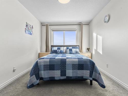 1122 33A Street, Edmonton, AB - Indoor Photo Showing Bedroom