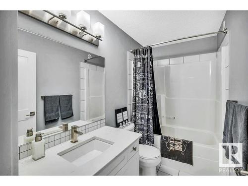 3727 Cherry Loop, Edmonton, AB - Indoor Photo Showing Bathroom