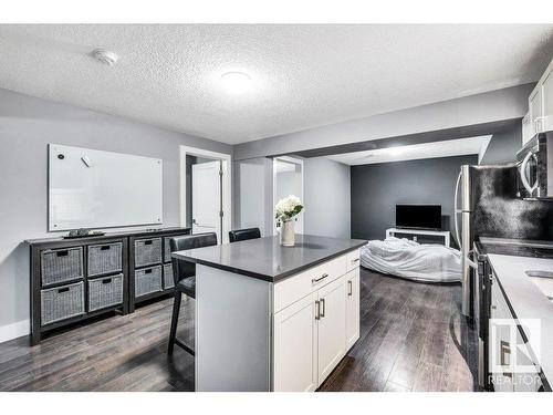 3727 Cherry Loop, Edmonton, AB - Indoor Photo Showing Kitchen