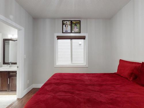 2617 21A Avenue, Edmonton, AB - Indoor Photo Showing Bedroom