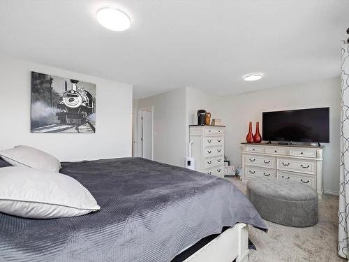 20023 26 Avenue, Edmonton, AB - Indoor Photo Showing Bedroom