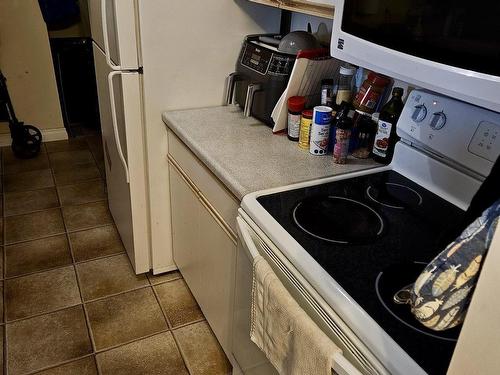 121 9620 174 Street, Edmonton, AB - Indoor Photo Showing Kitchen