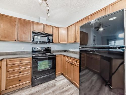 110 13710 150 Avenue, Edmonton, AB - Indoor Photo Showing Kitchen