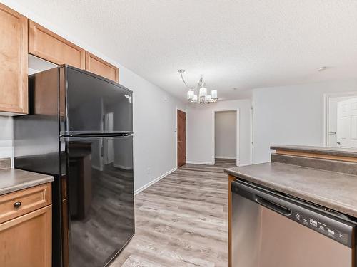 110 13710 150 Avenue, Edmonton, AB - Indoor Photo Showing Kitchen