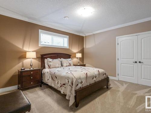 230 Ambleside Drive, Edmonton, AB - Indoor Photo Showing Bedroom