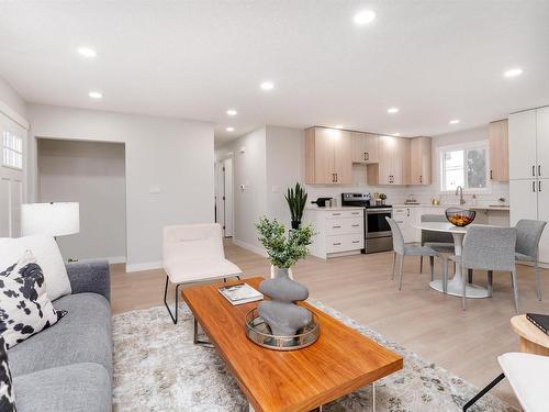 13543 67 Street, Edmonton, AB - Indoor Photo Showing Living Room