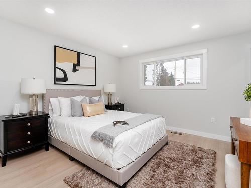 13543 67 Street, Edmonton, AB - Indoor Photo Showing Bedroom