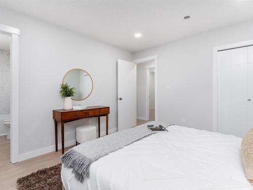 13543 67 Street, Edmonton, AB - Indoor Photo Showing Bedroom