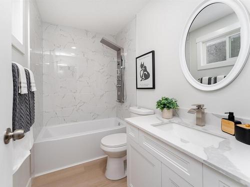 13543 67 Street, Edmonton, AB - Indoor Photo Showing Bathroom