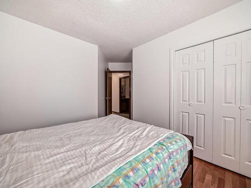 9646 73 Avenue, Edmonton, AB - Indoor Photo Showing Bedroom