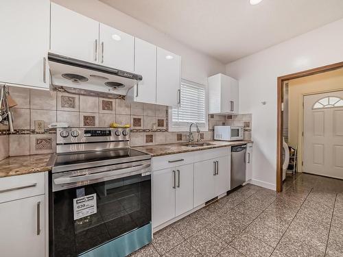 9646 73 Avenue, Edmonton, AB - Indoor Photo Showing Kitchen