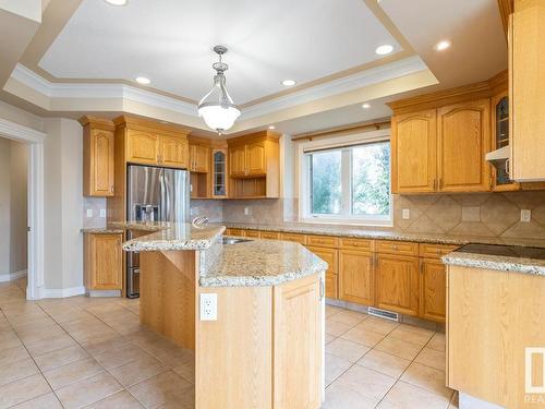 7507 162 Avenue, Edmonton, AB - Indoor Photo Showing Kitchen