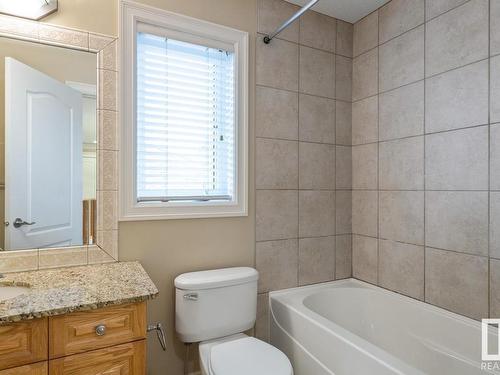 7507 162 Avenue, Edmonton, AB - Indoor Photo Showing Bathroom