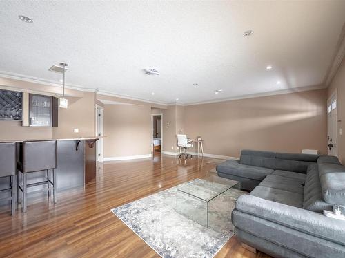 839 Wildwood Crescent, Edmonton, AB - Indoor Photo Showing Living Room