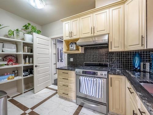 839 Wildwood Crescent, Edmonton, AB - Indoor Photo Showing Kitchen