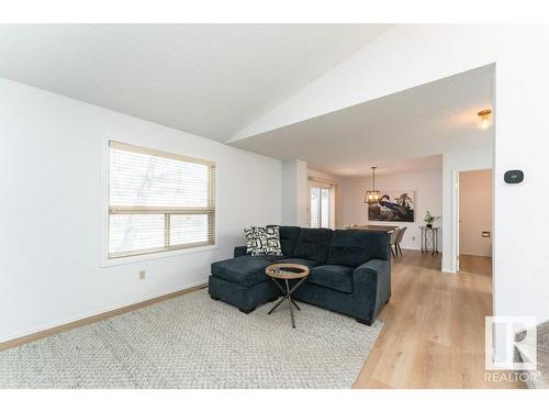 1859 Mill Woods Road E, Edmonton, AB - Indoor Photo Showing Living Room