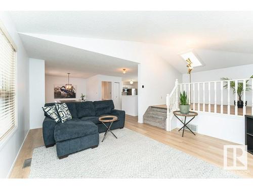 1859 Mill Woods Road E, Edmonton, AB - Indoor Photo Showing Living Room