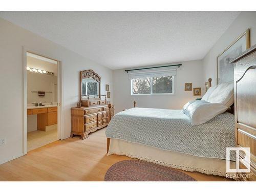 18411 77 Avenue, Edmonton, AB - Indoor Photo Showing Bedroom