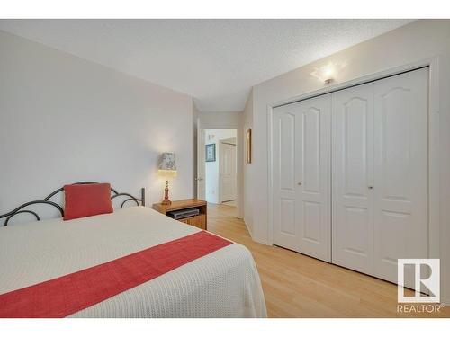 18411 77 Avenue, Edmonton, AB - Indoor Photo Showing Bedroom