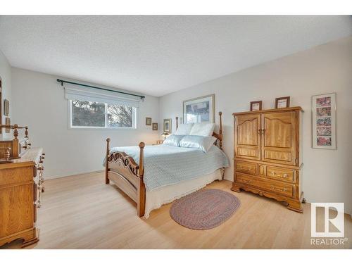 18411 77 Avenue, Edmonton, AB - Indoor Photo Showing Bedroom