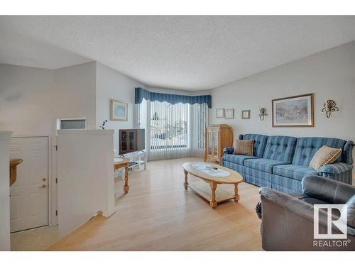 18411 77 Avenue, Edmonton, AB - Indoor Photo Showing Living Room