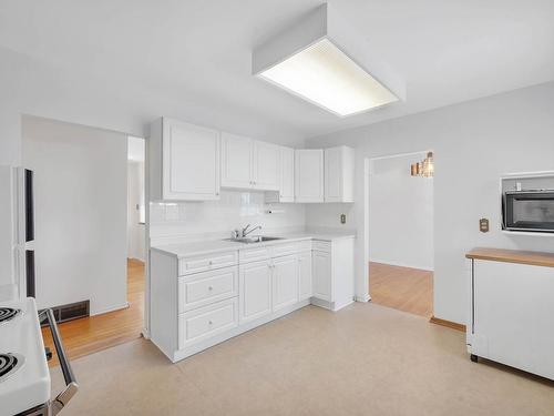 9322 158 Street, Edmonton, AB - Indoor Photo Showing Kitchen