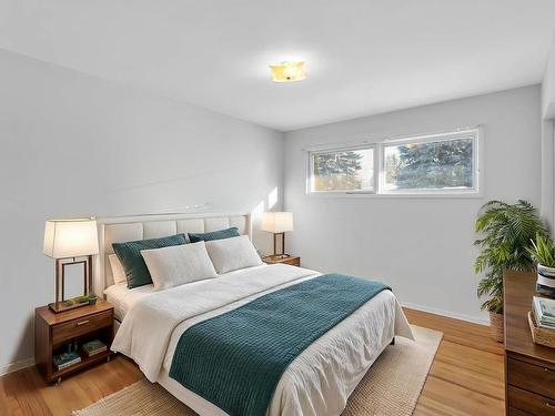 9322 158 Street, Edmonton, AB - Indoor Photo Showing Bedroom