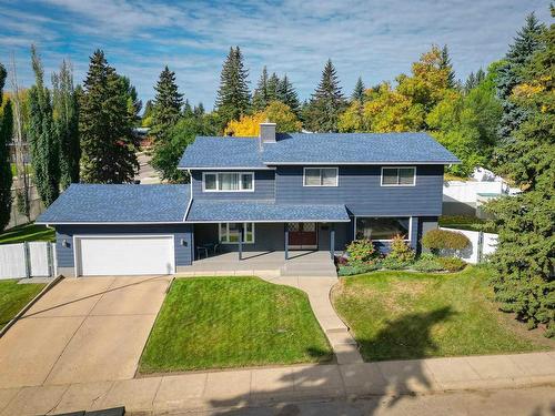 98 Valleyview Crescent, Edmonton, AB - Outdoor With Facade