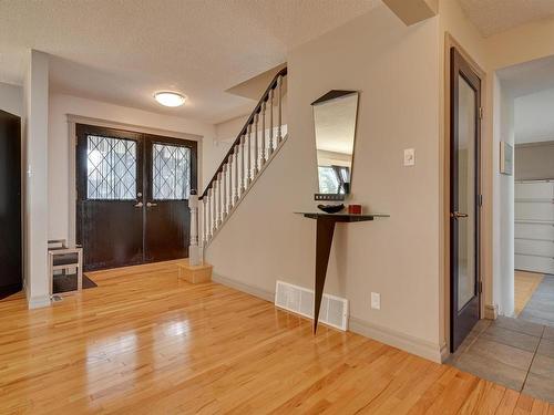 98 Valleyview Crescent, Edmonton, AB - Indoor Photo Showing Other Room