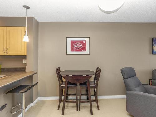 316 11445 Ellerslie Road, Edmonton, AB - Indoor Photo Showing Dining Room