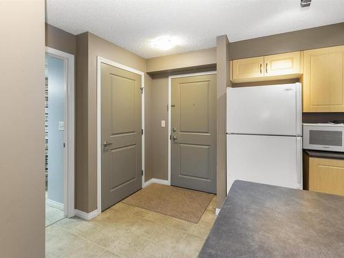 316 11445 Ellerslie Road, Edmonton, AB - Indoor Photo Showing Kitchen