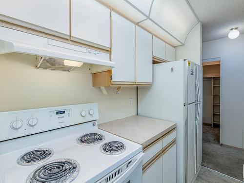 408 5005 31 Avenue, Edmonton, AB - Indoor Photo Showing Kitchen