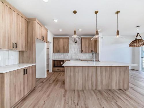 5427 Kootook Road, Edmonton, AB - Indoor Photo Showing Kitchen