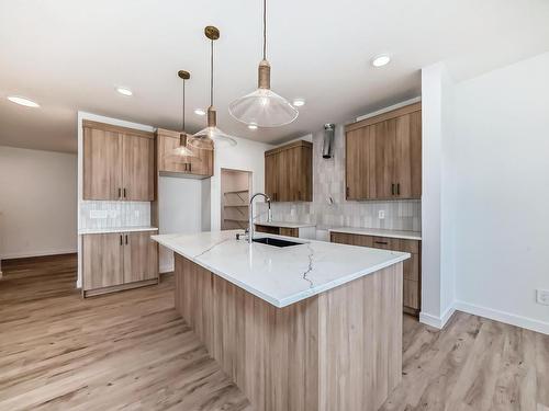 5427 Kootook Road, Edmonton, AB - Indoor Photo Showing Kitchen