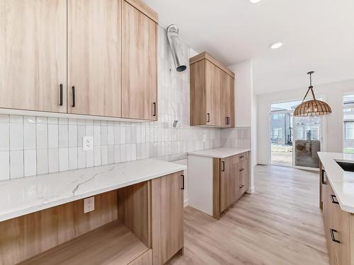 5427 Kootook Road, Edmonton, AB - Indoor Photo Showing Kitchen