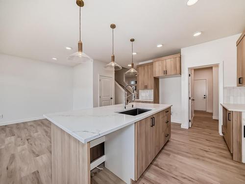 5427 Kootook Road, Edmonton, AB - Indoor Photo Showing Kitchen