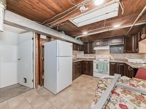 13511 127 Street, Edmonton, AB - Indoor Photo Showing Kitchen