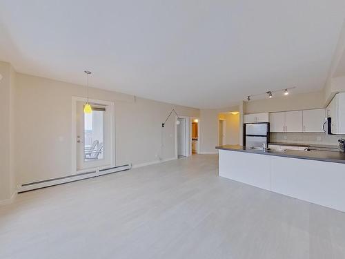 1905 10136 104 Street Nw, Edmonton, AB - Indoor Photo Showing Kitchen