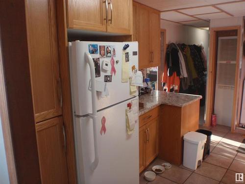 58217 Rr 25, Rural Barrhead County, AB - Indoor Photo Showing Kitchen