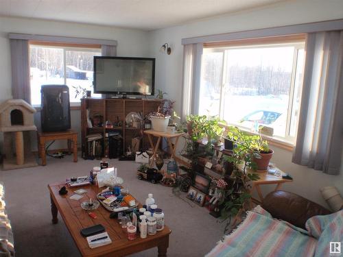 58217 Rr 25, Rural Barrhead County, AB - Indoor Photo Showing Living Room