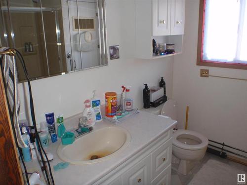 58217 Rr 25, Rural Barrhead County, AB - Indoor Photo Showing Bathroom