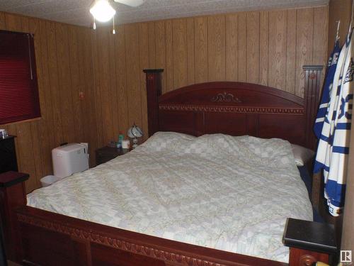 58217 Rr 25, Rural Barrhead County, AB - Indoor Photo Showing Bedroom