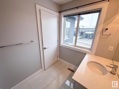 5961 167C Avenue, Edmonton, AB - Indoor Photo Showing Bathroom