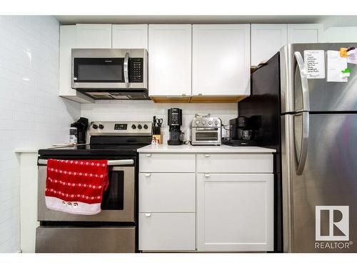 201 10045 117 Street, Edmonton, AB - Indoor Photo Showing Kitchen