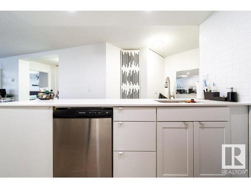 201 10045 117 Street, Edmonton, AB - Indoor Photo Showing Kitchen