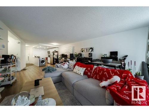 201 10045 117 Street, Edmonton, AB - Indoor Photo Showing Living Room